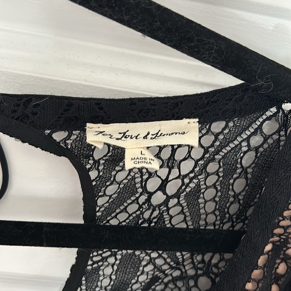 FOR LOVE OR LEMONS - lace pattern square neckline crop top black beige LARGE - Picture 3 of 11